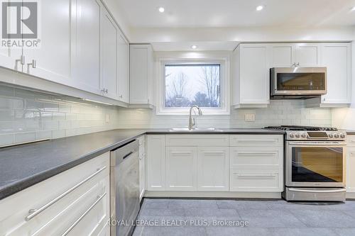 249 Snowden Road, Oakville, ON - Indoor Photo Showing Kitchen With Upgraded Kitchen