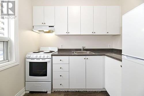 1 - 1760 Eglinton Avenue W, Toronto, ON - Indoor Photo Showing Kitchen