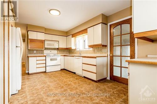 2508 Century Road W, Ottawa, ON - Indoor Photo Showing Kitchen