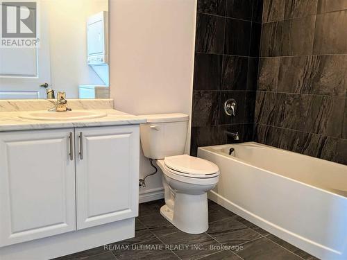 535 - 125 Shoreview Place, Hamilton, ON - Indoor Photo Showing Bathroom