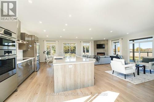 462 Althorpe Road E, Tay Valley, ON - Indoor Photo Showing Kitchen With Upgraded Kitchen