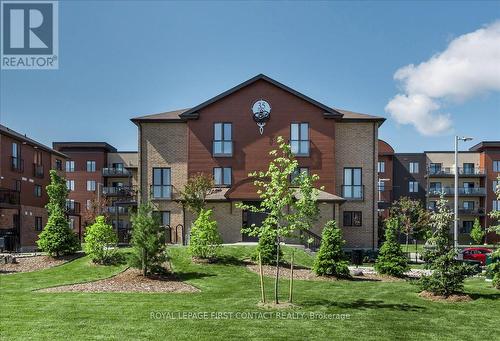 4 - 35 Madelaine Drive, Barrie, ON - Outdoor With Balcony With Facade