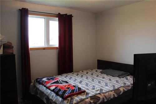 18013 124 N Road, Arnes, MB - Indoor Photo Showing Bedroom