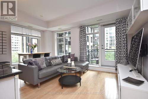 408 - 245 Kent Street, Ottawa, ON - Indoor Photo Showing Living Room