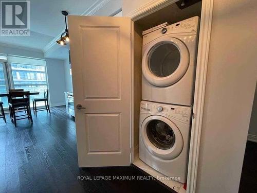 702 - 33 Shore Breeze Drive, Toronto, ON - Indoor Photo Showing Laundry Room