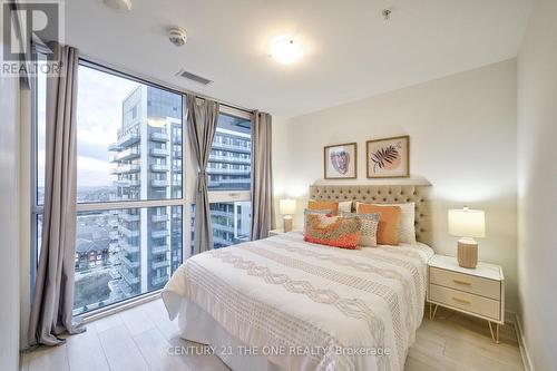 1701 - 75 Oneida Crescent, Richmond Hill, ON - Indoor Photo Showing Bedroom