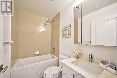 1701 - 75 Oneida Crescent, Richmond Hill, ON - Indoor Photo Showing Bathroom