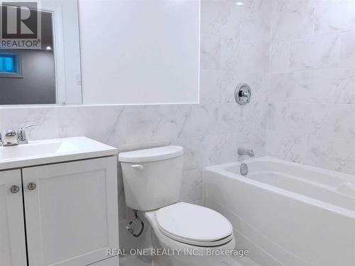 Bsmt - 25 Terrace Drive, Hamilton, ON - Indoor Photo Showing Bathroom