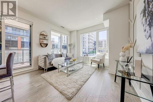 611 - 18 Rouge Valley Drive W, Markham, ON - Indoor Photo Showing Living Room