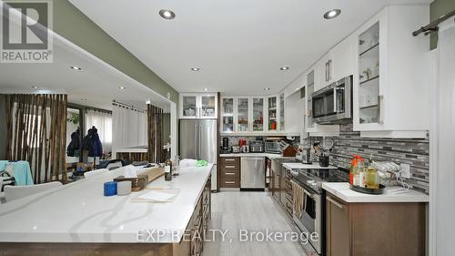 3125 Vandorf Side Road, Whitchurch-Stouffville, ON - Indoor Photo Showing Kitchen With Upgraded Kitchen