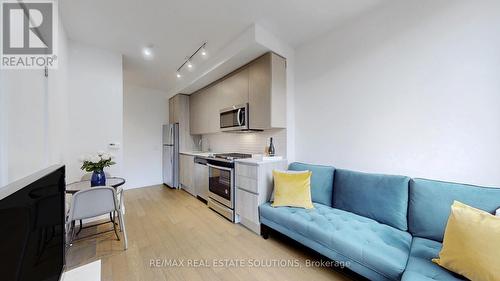 708 - 2A Church Street, Toronto, ON - Indoor Photo Showing Kitchen