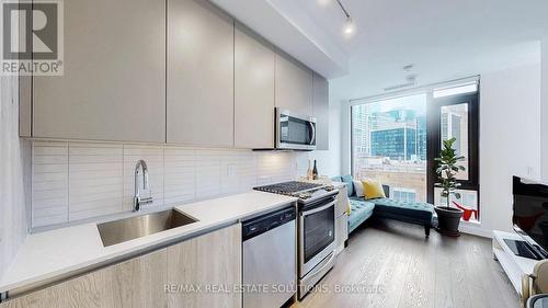 708 - 2A Church Street, Toronto, ON - Indoor Photo Showing Kitchen With Upgraded Kitchen