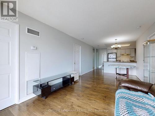 2208 - 18 Parkview Avenue, Toronto, ON - Indoor Photo Showing Other Room