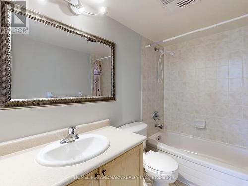 2208 - 18 Parkview Avenue, Toronto, ON - Indoor Photo Showing Bathroom