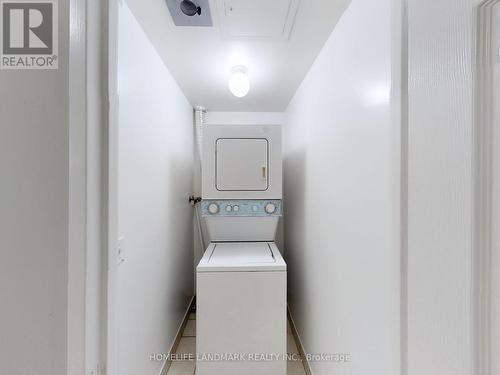 2208 - 18 Parkview Avenue, Toronto, ON - Indoor Photo Showing Laundry Room