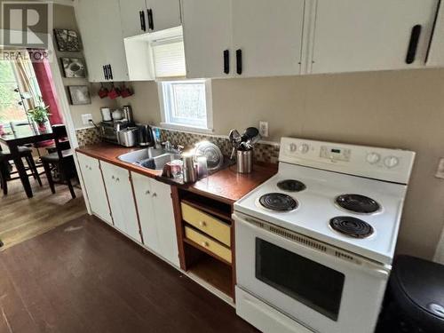 3024 Padgett Rd, Powell River, BC - Indoor Photo Showing Kitchen With Double Sink