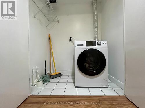 517 - 600 Fleet Street, Toronto, ON - Indoor Photo Showing Laundry Room