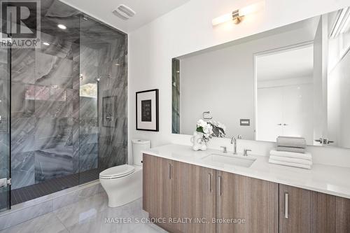 15 Fairmeadow Avenue, Toronto, ON - Indoor Photo Showing Bathroom