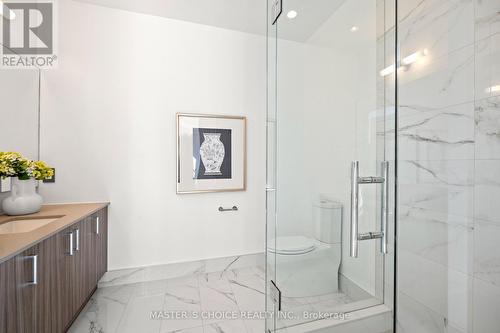 15 Fairmeadow Avenue, Toronto, ON - Indoor Photo Showing Bathroom