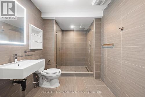 15 Fairmeadow Avenue, Toronto, ON - Indoor Photo Showing Bathroom