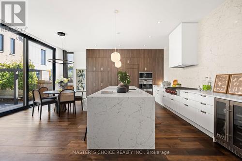 15 Fairmeadow Avenue, Toronto, ON - Indoor Photo Showing Kitchen With Upgraded Kitchen