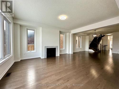 37 Maskell Crescent, Whitby, ON - Indoor Photo Showing Living Room