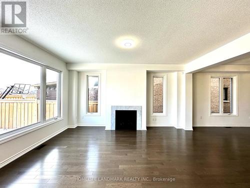 37 Maskell Crescent, Whitby, ON - Indoor Photo Showing Living Room