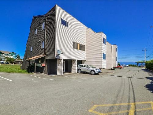 205-2740 Island Hwy, Campbell River, BC - Outdoor