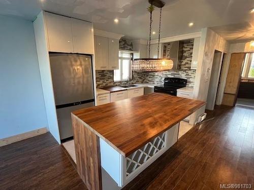 205-2740 Island Hwy, Campbell River, BC - Indoor Photo Showing Dining Room