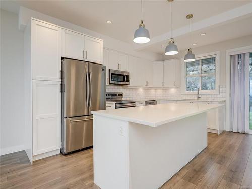 7022 Brailsford Pl, Sooke, BC - Indoor Photo Showing Kitchen With Upgraded Kitchen