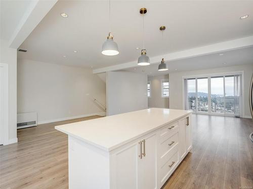 7022 Brailsford Pl, Sooke, BC - Indoor Photo Showing Kitchen