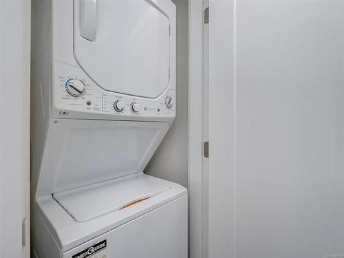 7022 Brailsford Pl, Sooke, BC - Indoor Photo Showing Laundry Room