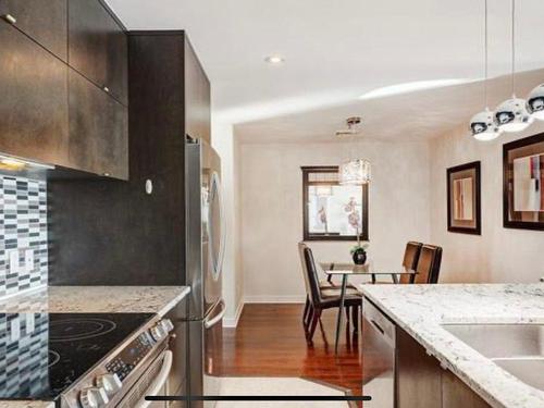 Boudoir - 501-250 Ch. De La Pointe-Sud, Montréal (Verdun/Île-Des-Soeurs), QC - Indoor Photo Showing Kitchen With Double Sink With Upgraded Kitchen