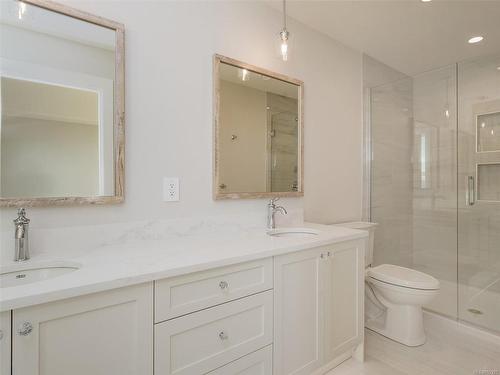 2285 Hudson Terr, Sooke, BC - Indoor Photo Showing Bathroom