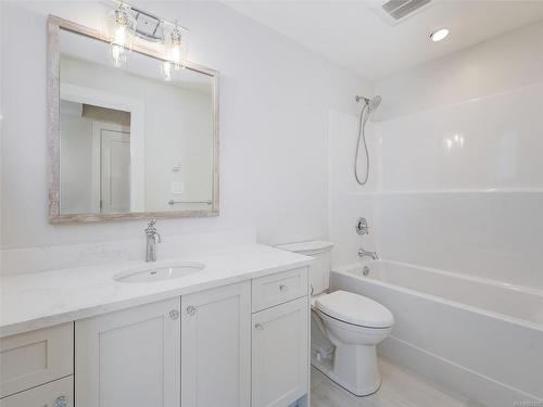 2285 Hudson Terr, Sooke, BC - Indoor Photo Showing Bathroom