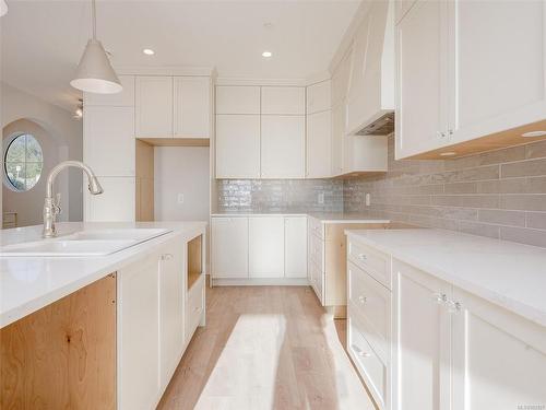 2285 Hudson Terr, Sooke, BC - Indoor Photo Showing Kitchen