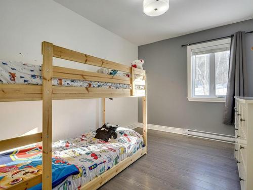 Chambre Ã Â coucher - 11 Rue Boivin, Saint-Hippolyte, QC - Indoor Photo Showing Bedroom