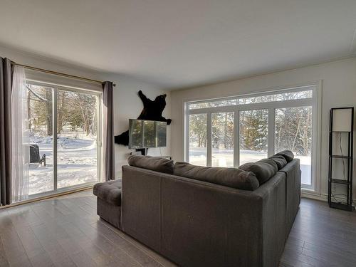 Salon - 11 Rue Boivin, Saint-Hippolyte, QC - Indoor Photo Showing Living Room