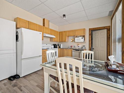 Logement - 2260  - 2266 Ch. Du Tour-Du-Lac, Nominingue, QC - Indoor Photo Showing Kitchen