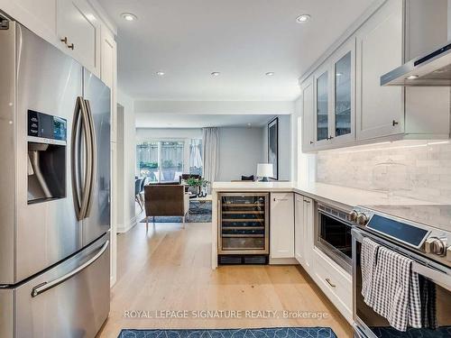 5 Georgian Crt, Toronto, ON - Indoor Photo Showing Kitchen