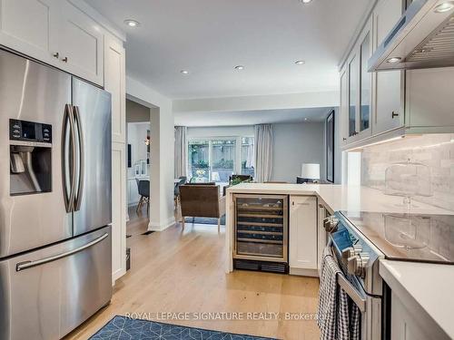 5 Georgian Crt, Toronto, ON - Indoor Photo Showing Kitchen