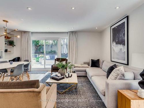 5 Georgian Crt, Toronto, ON - Indoor Photo Showing Living Room