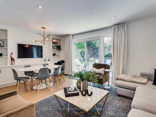 5 Georgian Crt, Toronto, ON - Indoor Photo Showing Living Room