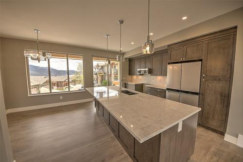 27-130 Colebrook Road, Kamloops, BC - Indoor Photo Showing Kitchen