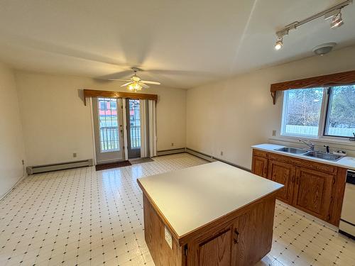 1800 2A Street, Cranbrook, BC - Indoor Photo Showing Kitchen With Double Sink