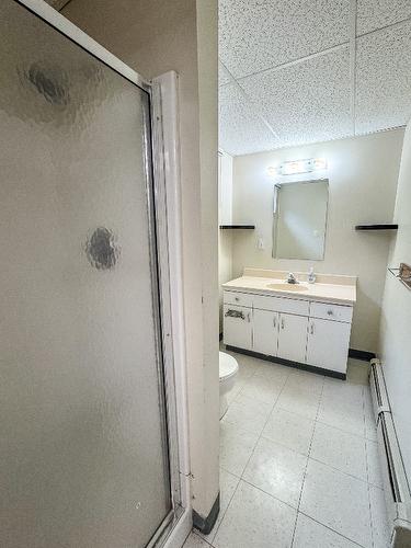 1800 2A Street, Cranbrook, BC - Indoor Photo Showing Bathroom