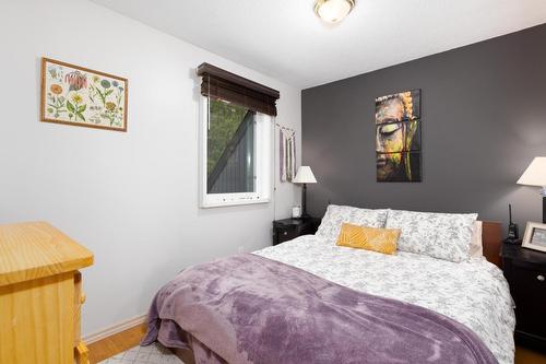 988 Dewdney Way, Kimberley, BC - Indoor Photo Showing Bedroom