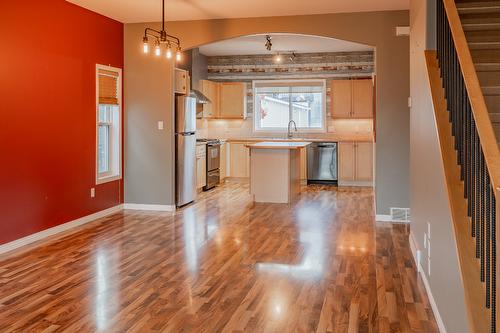 2208 Westside Park Avenue, Invermere, BC - Indoor Photo Showing Kitchen