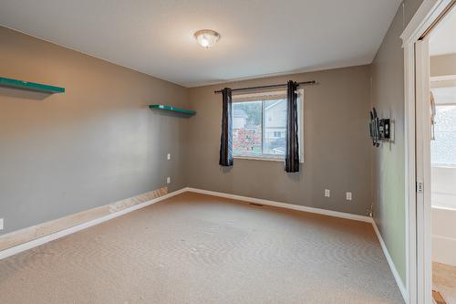 2208 Westside Park Avenue, Invermere, BC - Indoor Photo Showing Other Room