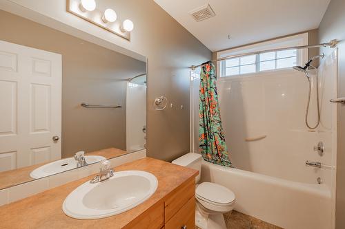 2208 Westside Park Avenue, Invermere, BC - Indoor Photo Showing Bathroom